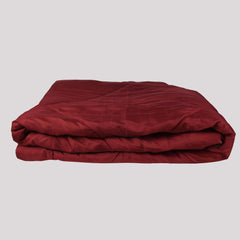 Ruby Red & Faded Blue – Nordic Life Double Microfibre Comforter (220x230 CM)