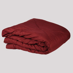 Ruby Red & Faded Blue – Nordic Life Double Microfibre Comforter (220x230 CM)